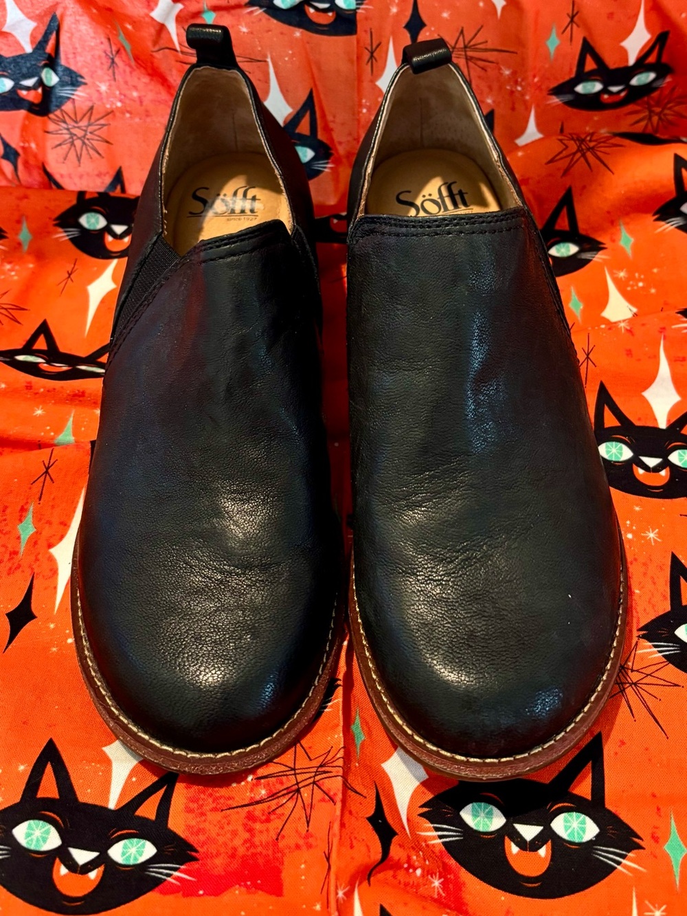 Women’s size 9 Sofft slip on dress shoes